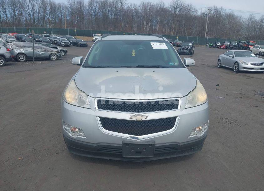 Photo 6 of 2010 Chevrolet Traverse LT (VIN 1GNLVFED4AS127361)