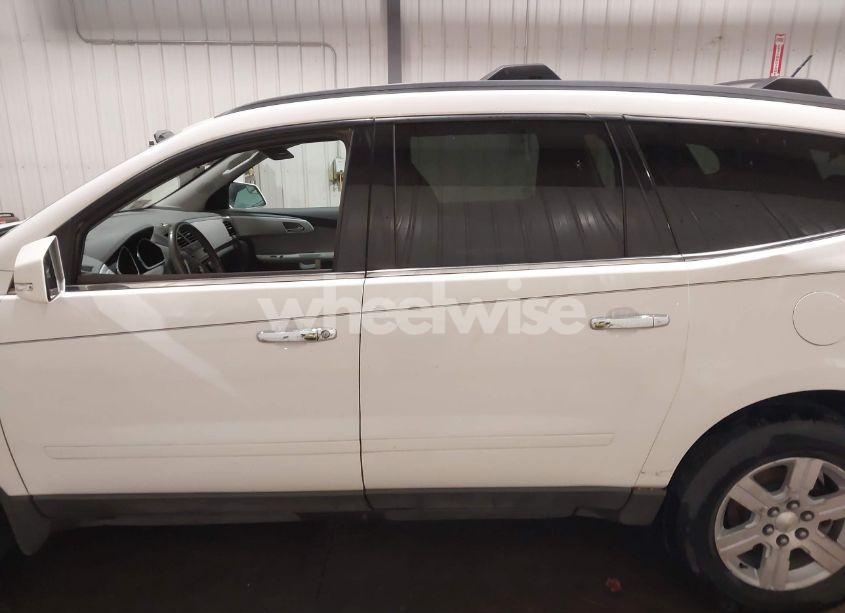Photo 14 of 2010 Chevrolet Traverse LT (VIN 1GNLVFED5AJ253265)
