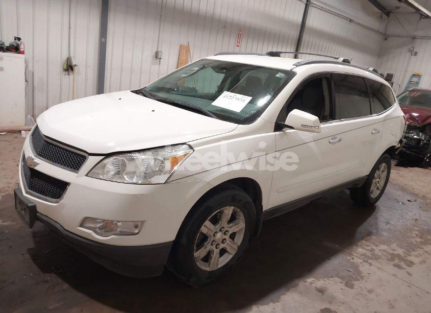 Photo 2 of 2010 Chevrolet Traverse LT (VIN 1GNLVFED5AJ253265)