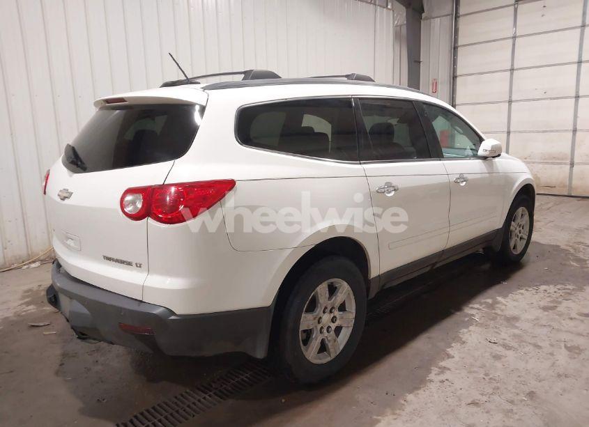 Photo 4 of 2010 Chevrolet Traverse LT (VIN 1GNLVFED5AJ253265)