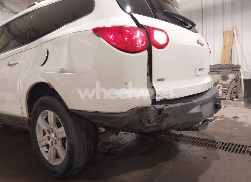 Photo 6 of 2010 Chevrolet Traverse LT (VIN 1GNLVFED5AJ253265)