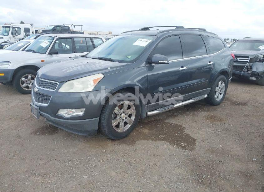 Photo 2 of 2010 Chevrolet Traverse LT (VIN 1GNLVFED6AJ263870)