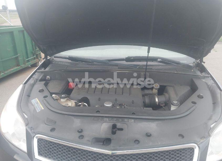 Photo 10 of 2010 Chevrolet Traverse LT (VIN 1GNLVFED6AS126650)