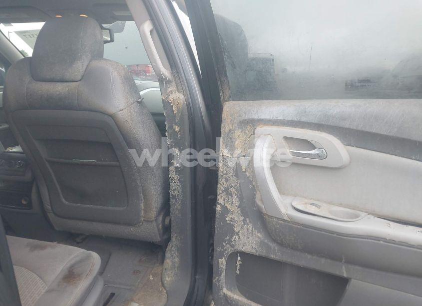 Photo 15 of 2010 Chevrolet Traverse LT (VIN 1GNLVFED6AS126650)