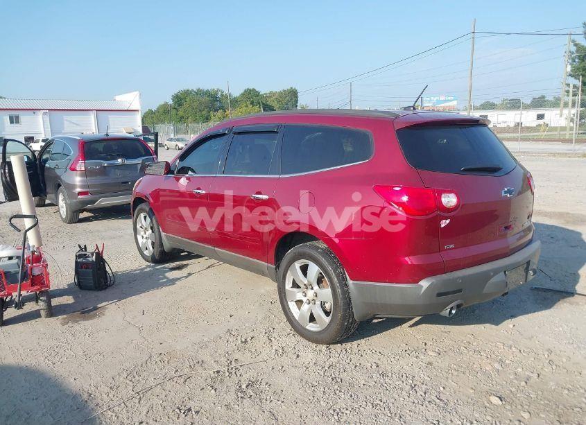 Photo 3 of 2010 Chevrolet Traverse LT (VIN 1GNLVFED7AJ234183)