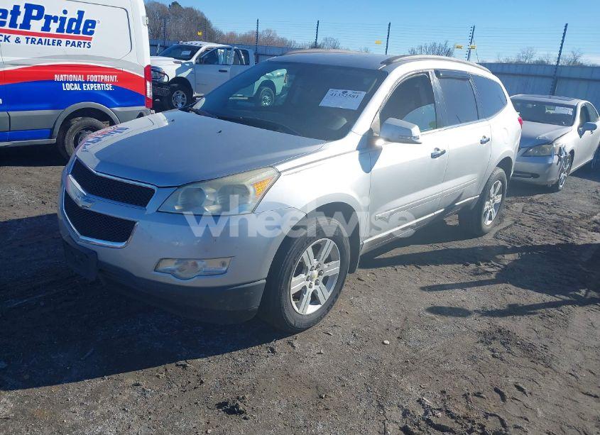 Photo 2 of 2010 Chevrolet Traverse LT (VIN 1GNLVFED8AS110854)