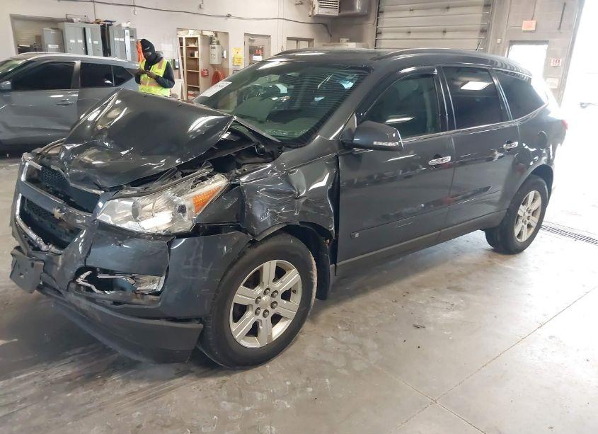 Photo 2 of 2010 Chevrolet Traverse LT (VIN 1GNLVFED9AS121264)