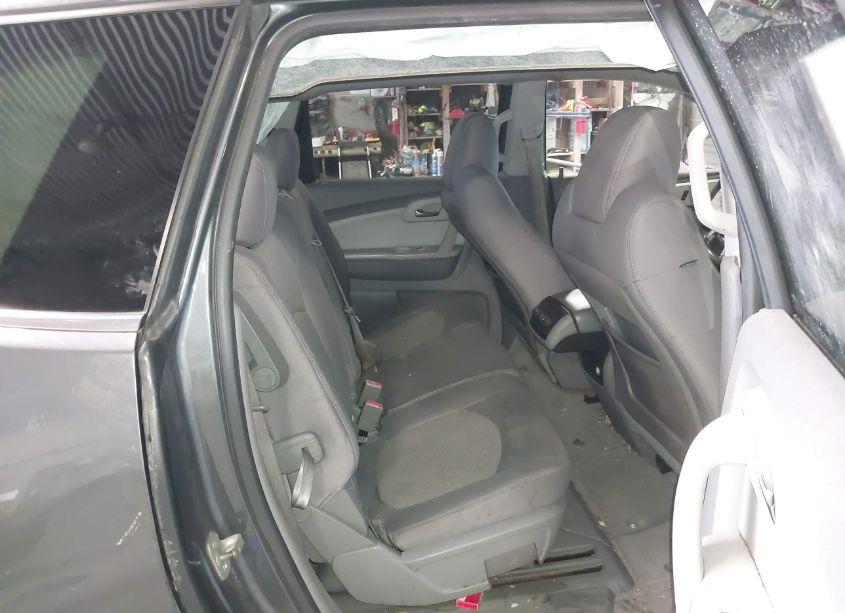 Photo 8 of 2010 Chevrolet Traverse LT (VIN 1GNLVFED9AS121264)