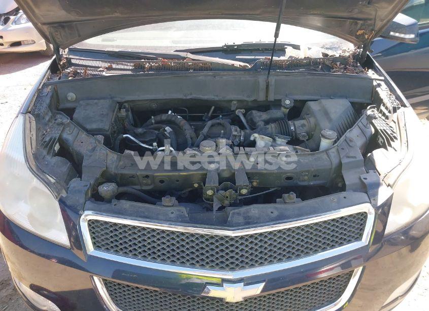 Photo 10 of 2010 Chevrolet Traverse LT (VIN 1GNLVFED9AS149291)