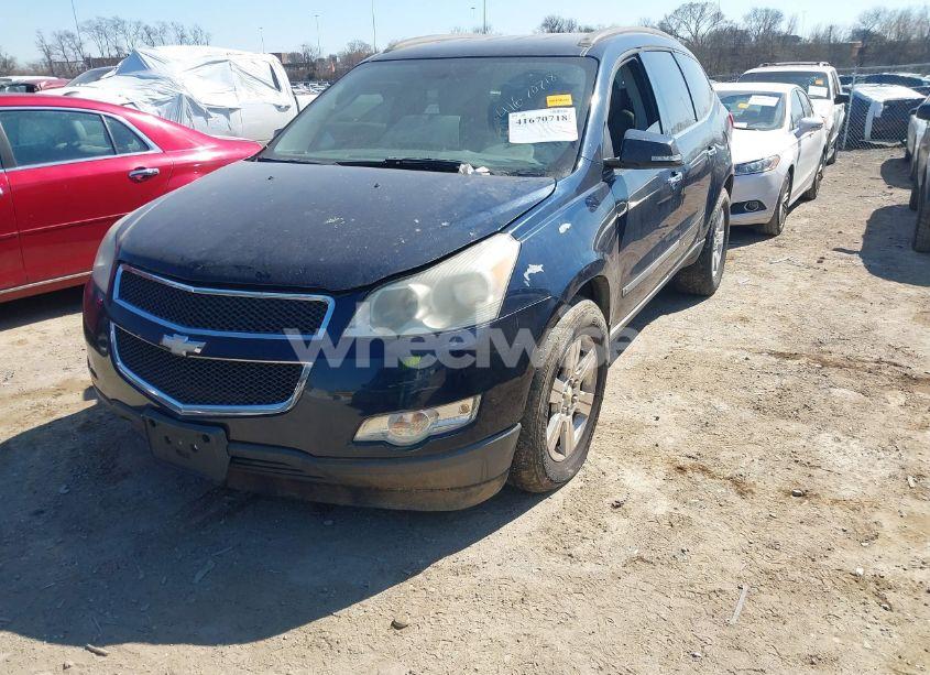 Photo 2 of 2010 Chevrolet Traverse LT (VIN 1GNLVFED9AS149291)