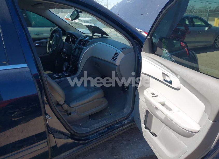 Photo 5 of 2010 Chevrolet Traverse LT (VIN 1GNLVFED9AS149291)