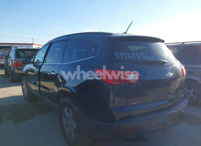 Photo 3 of 2010 Chevrolet Traverse LT (VIN 1GNLVFEDXAJ250653)