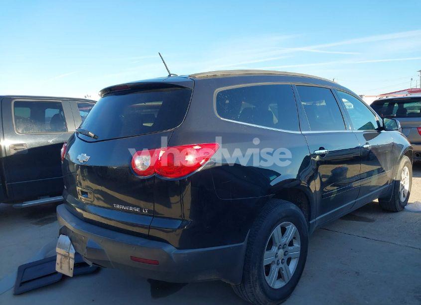 Photo 4 of 2010 Chevrolet Traverse LT (VIN 1GNLVFEDXAJ250653)