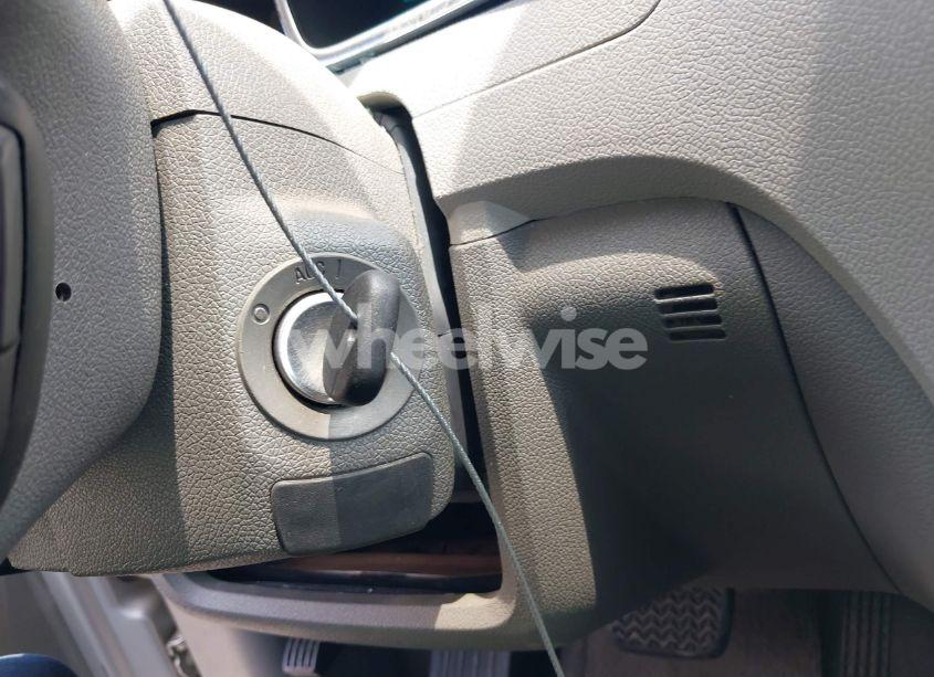 Photo 11 of 2010 Chevrolet Traverse LT (VIN 1GNLVGED0AJ202990)