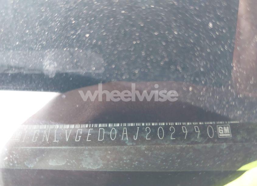 Photo 9 of 2010 Chevrolet Traverse LT (VIN 1GNLVGED0AJ202990)