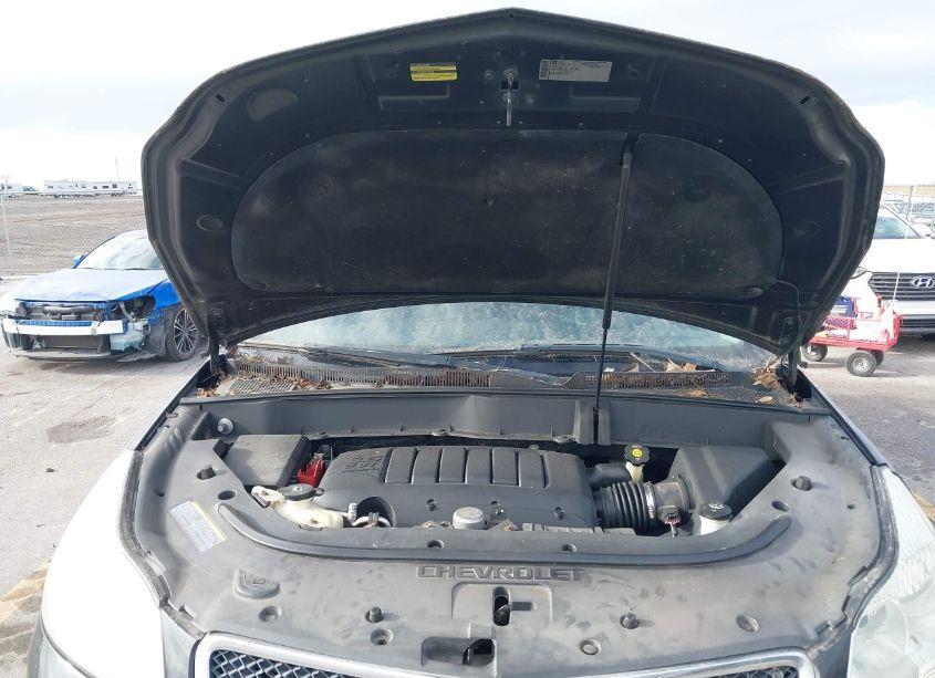 Photo 10 of 2010 Chevrolet Traverse LT (VIN 1GNLVGED1AJ223167)