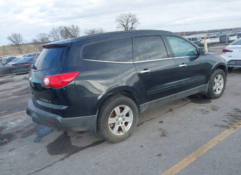 Photo 4 of 2010 Chevrolet Traverse LT (VIN 1GNLVGED1AJ223167)