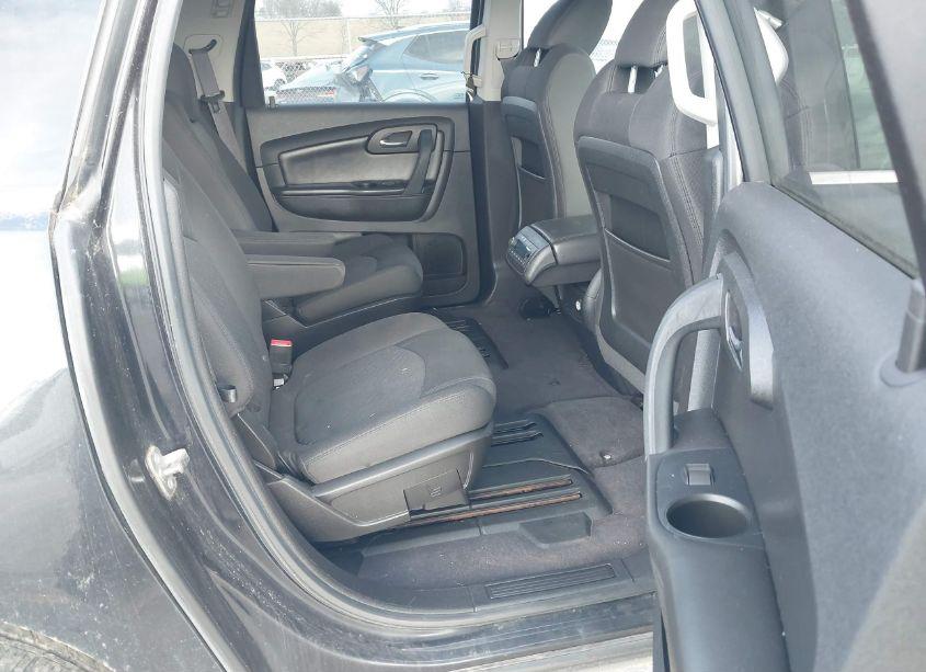 Photo 8 of 2010 Chevrolet Traverse LT (VIN 1GNLVGED1AJ223167)