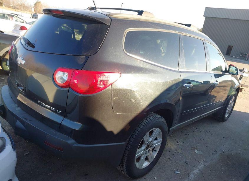 Photo 4 of 2010 Chevrolet Traverse LT (VIN 1GNLVGED2AJ240284)