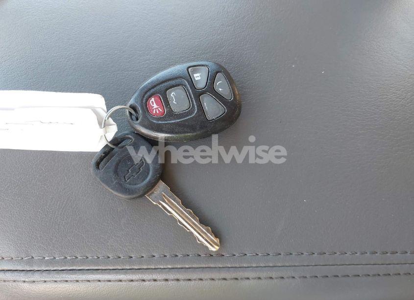 Photo 11 of 2010 Chevrolet Traverse LT (VIN 1GNLVGED3AJ207729)