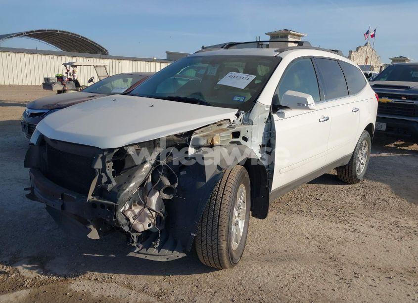 Photo 2 of 2010 Chevrolet Traverse LT (VIN 1GNLVGED3AJ207729)