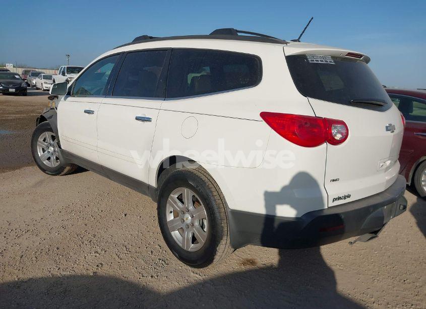 Photo 3 of 2010 Chevrolet Traverse LT (VIN 1GNLVGED3AJ207729)