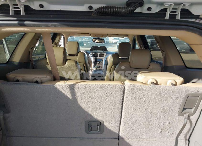 Photo 8 of 2010 Chevrolet Traverse LT (VIN 1GNLVGED3AJ207729)