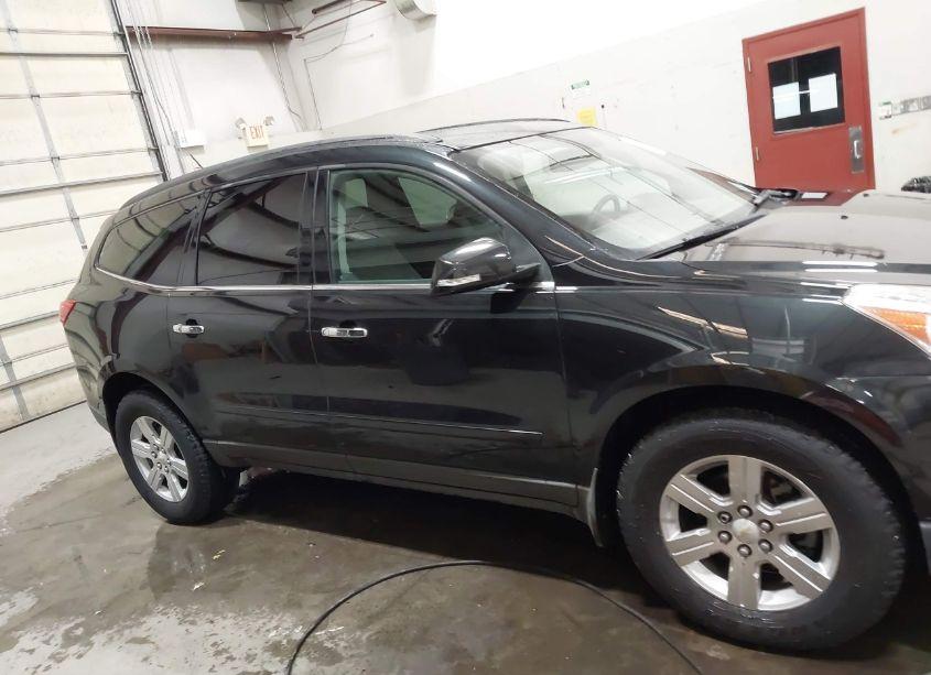 Photo 13 of 2010 Chevrolet Traverse LT (VIN 1GNLVGED5AJ261582)