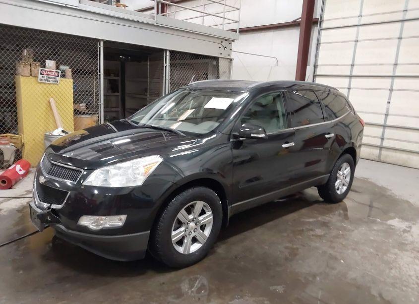 Photo 2 of 2010 Chevrolet Traverse LT (VIN 1GNLVGED5AJ261582)