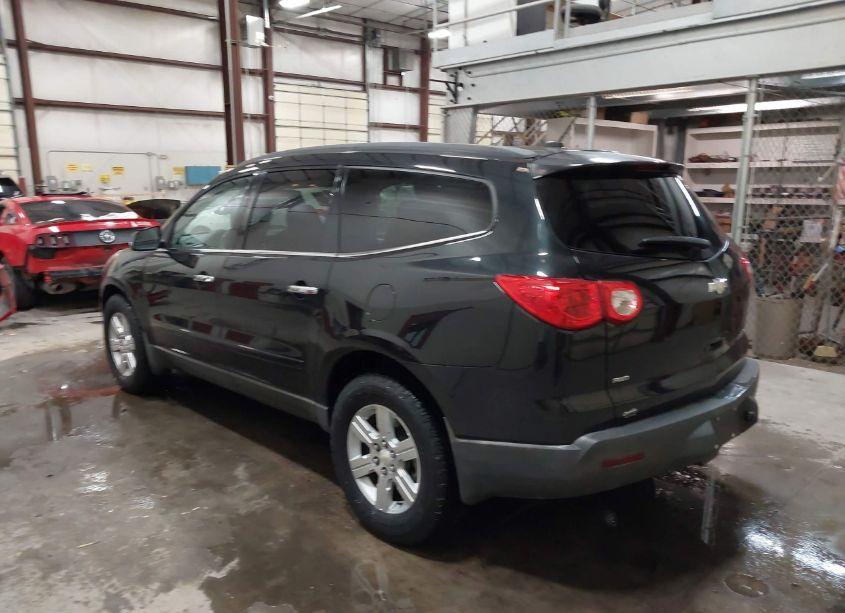 Photo 3 of 2010 Chevrolet Traverse LT (VIN 1GNLVGED5AJ261582)