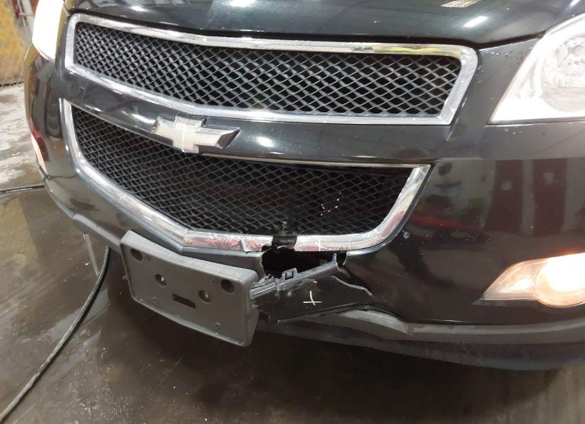 Photo 6 of 2010 Chevrolet Traverse LT (VIN 1GNLVGED5AJ261582)