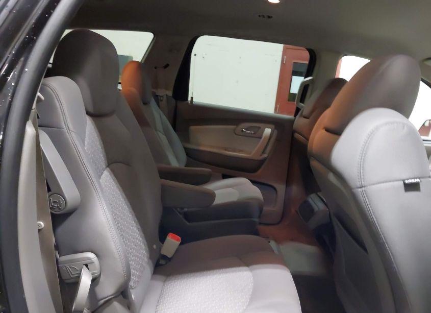 Photo 8 of 2010 Chevrolet Traverse LT (VIN 1GNLVGED5AJ261582)