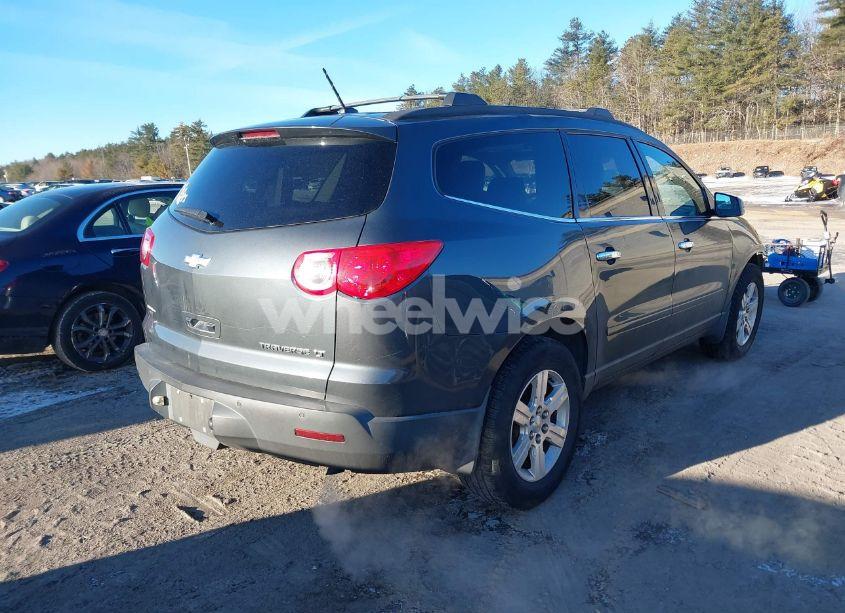 Photo 4 of 2010 Chevrolet Traverse LT (VIN 1GNLVGED8AJ237776)