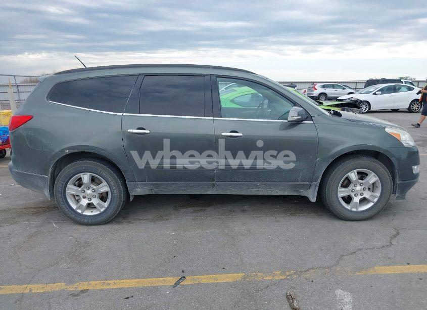 Photo 13 of 2010 Chevrolet Traverse LT (VIN 1GNLVGED8AJ259969)