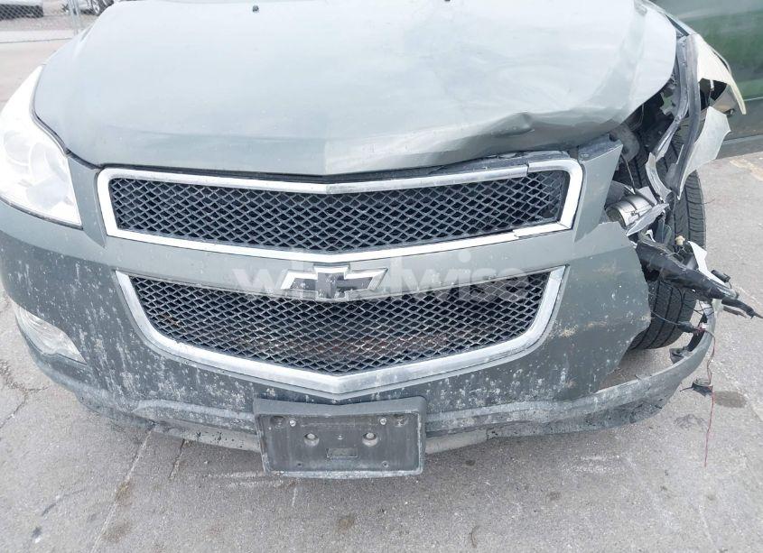 Photo 6 of 2010 Chevrolet Traverse LT (VIN 1GNLVGED8AJ259969)