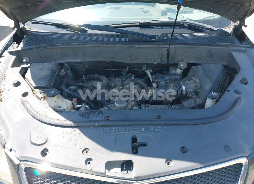 Photo 10 of 2010 Chevrolet Traverse LT (VIN 1GNLVGED8AS124792)