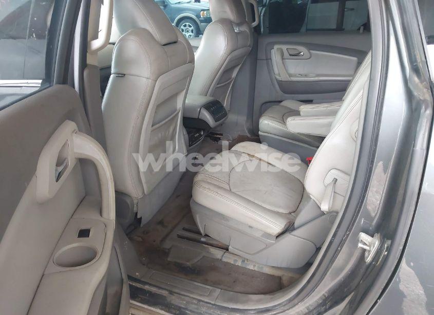 Photo 14 of 2010 Chevrolet Traverse LT (VIN 1GNLVGED8AS124792)