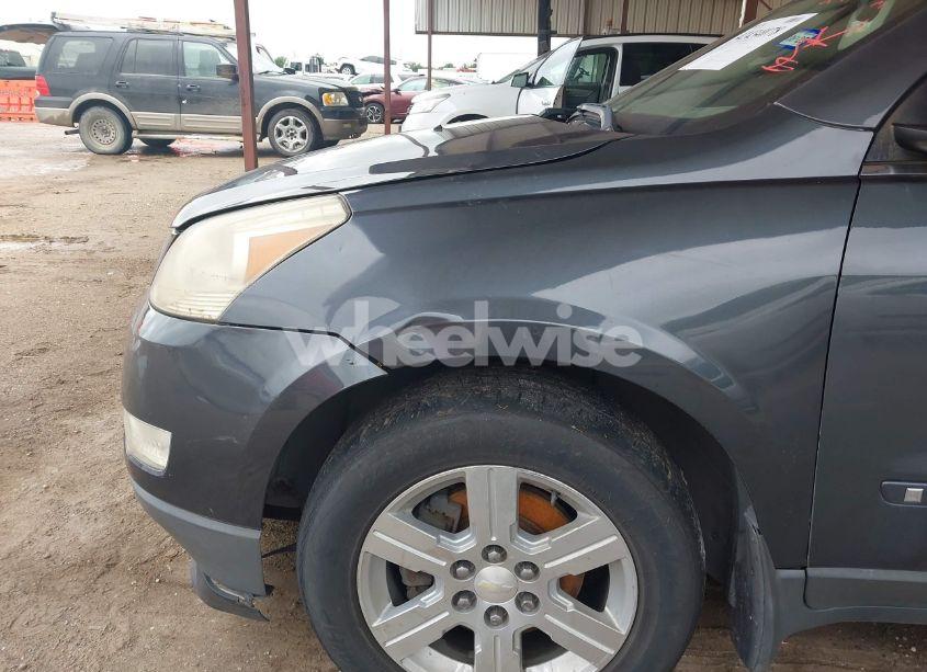 Photo 16 of 2010 Chevrolet Traverse LT (VIN 1GNLVGED8AS124792)