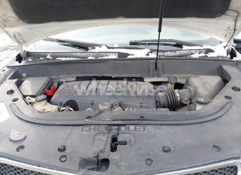 Photo 10 of 2010 Chevrolet Traverse LT (VIN 1GNLVGED9AJ267479)