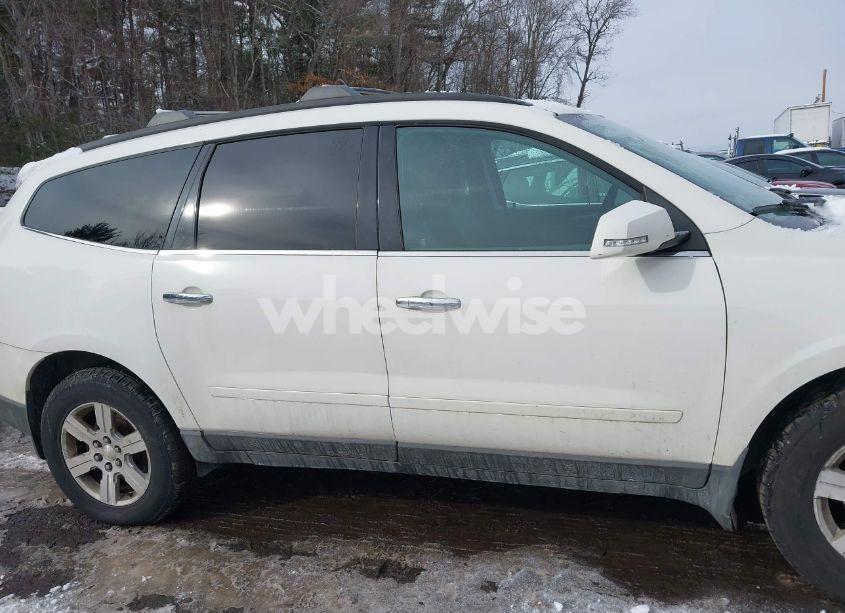 Photo 13 of 2010 Chevrolet Traverse LT (VIN 1GNLVGED9AJ267479)