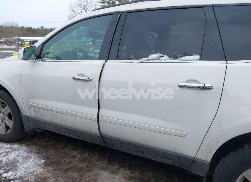 Photo 14 of 2010 Chevrolet Traverse LT (VIN 1GNLVGED9AJ267479)