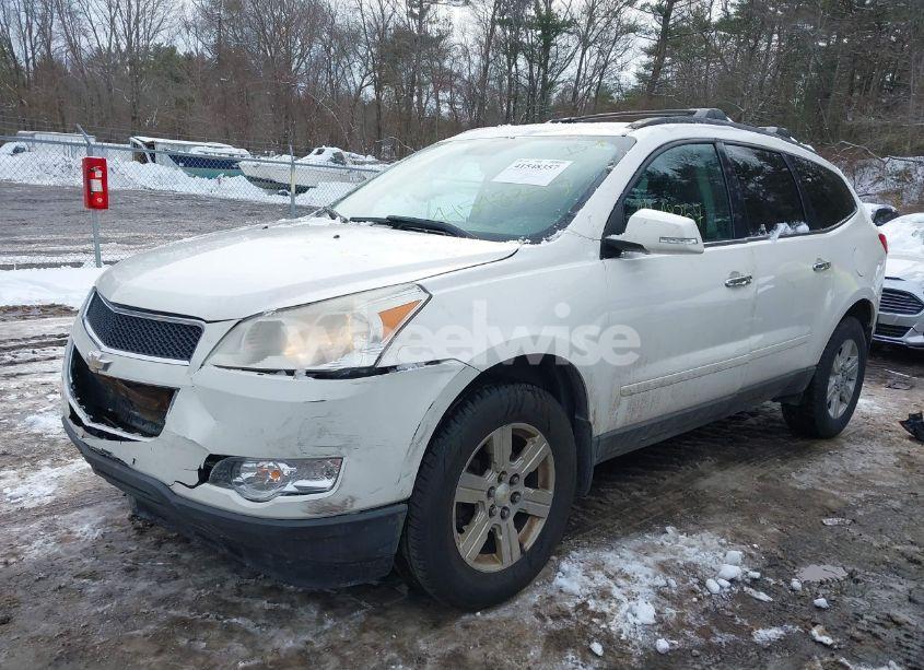 Photo 2 of 2010 Chevrolet Traverse LT (VIN 1GNLVGED9AJ267479)