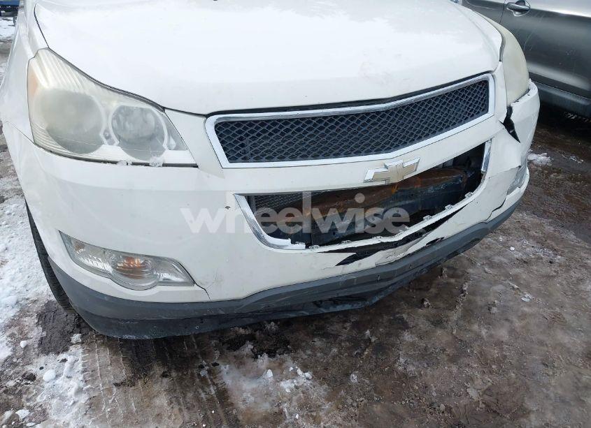 Photo 6 of 2010 Chevrolet Traverse LT (VIN 1GNLVGED9AJ267479)