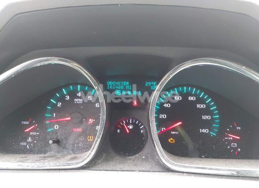 Photo 7 of 2010 Chevrolet Traverse LT (VIN 1GNLVGED9AJ267479)