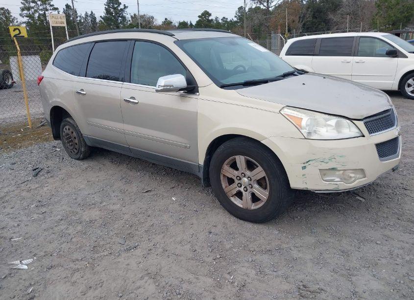 2010 Chevrolet Traverse LT (VIN 1GNLVGED9AS140161) main photo