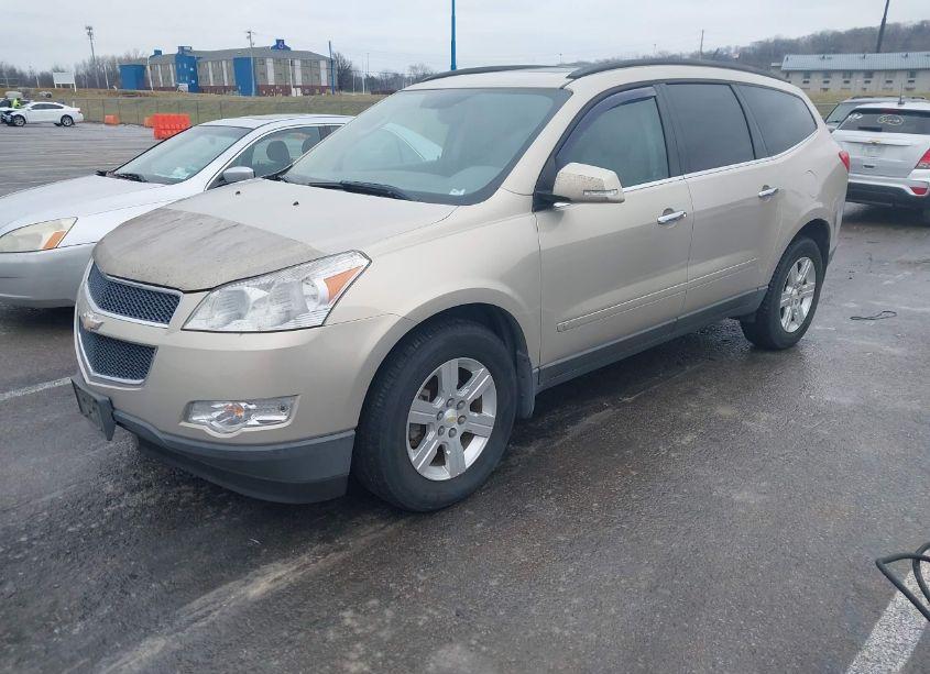 Photo 2 of 2010 Chevrolet Traverse LT (VIN 1GNLVGED9AS145327)
