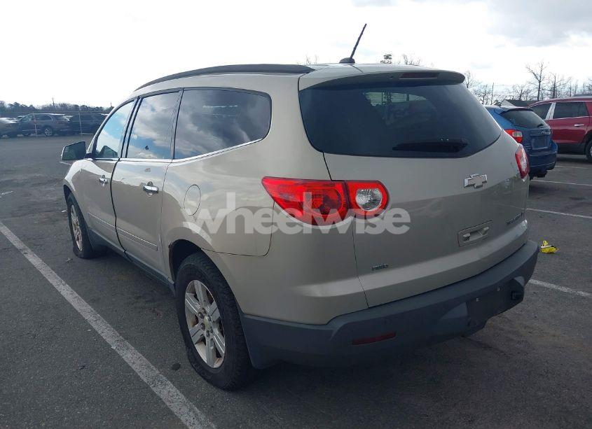Photo 3 of 2010 Chevrolet Traverse LT (VIN 1GNLVGEDXAS147894)