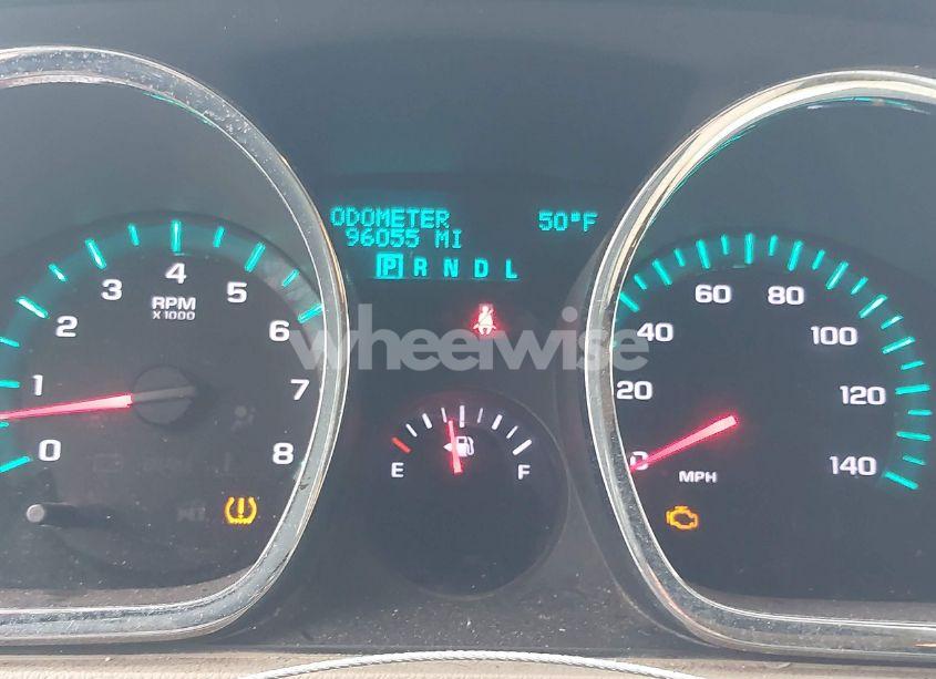 Photo 7 of 2010 Chevrolet Traverse LT (VIN 1GNLVGEDXAS147894)