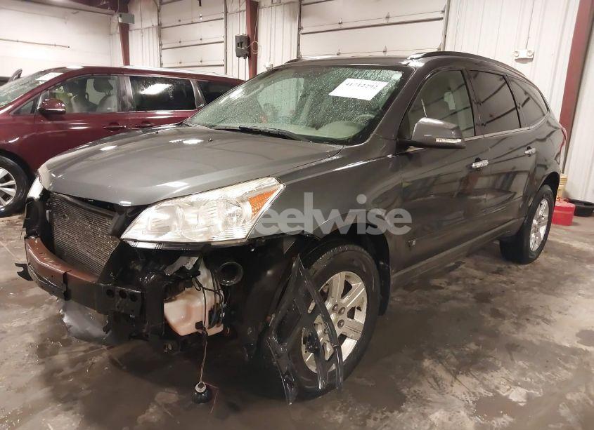 Photo 2 of 2010 Chevrolet Traverse LT (VIN 1GNLVGEDXAS150312)
