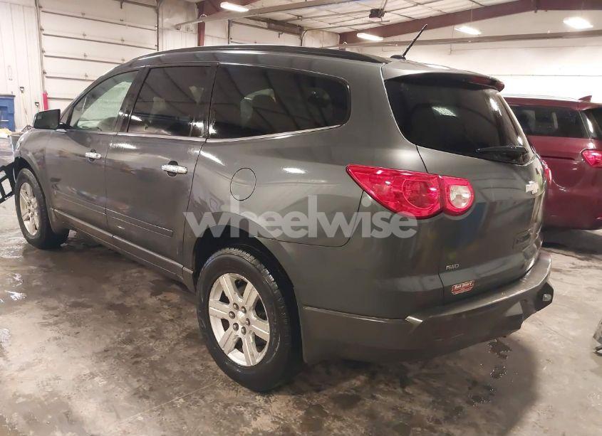 Photo 3 of 2010 Chevrolet Traverse LT (VIN 1GNLVGEDXAS150312)